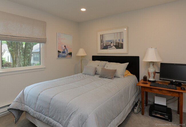 Building Photo - 595 Heritage Village