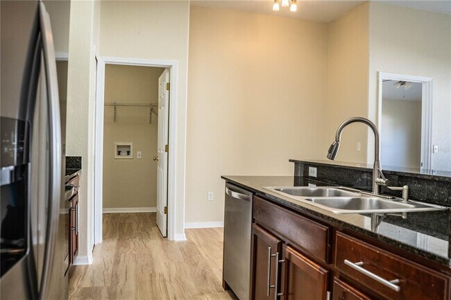 Building Photo - 3998 Rollingsford Cir