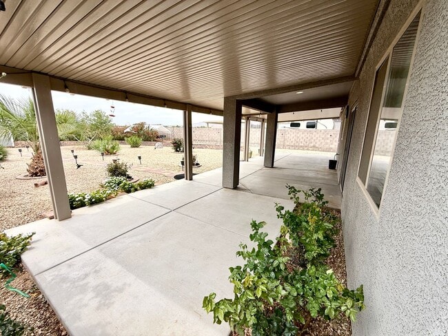 Building Photo - Stylish 3BR Home in Cerbat Vistas | Split Floor Plan, Covered Patio & 2-Car Garage!