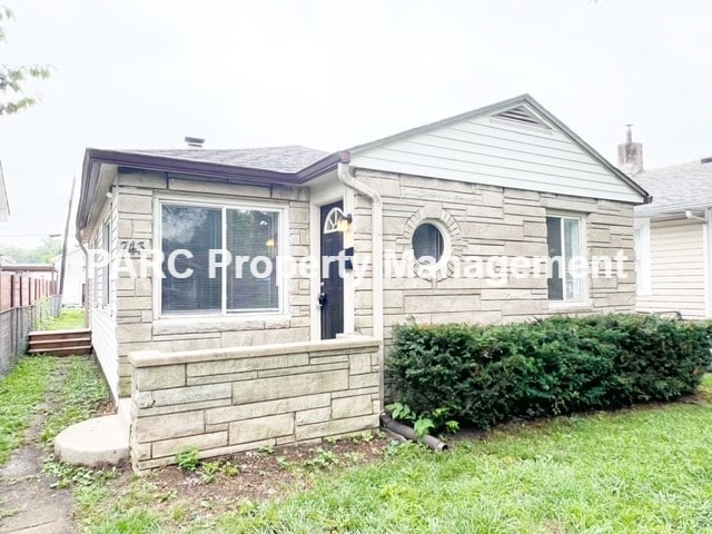 Primary Photo - 743 N Luett Ave