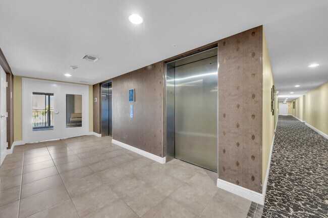 Building Photo - 4907 Midtown Ln