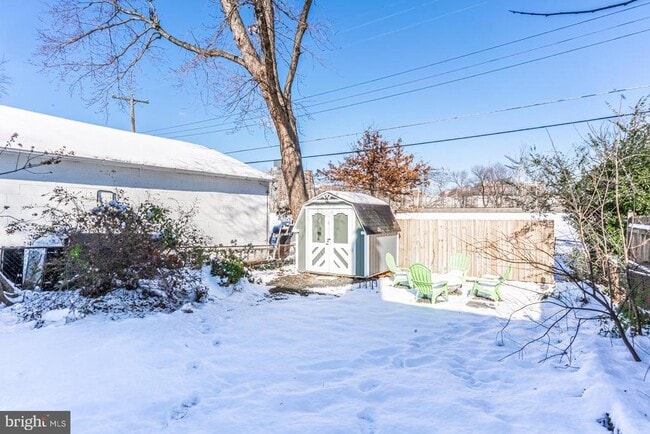 Building Photo - 2122 Arlington Terrace