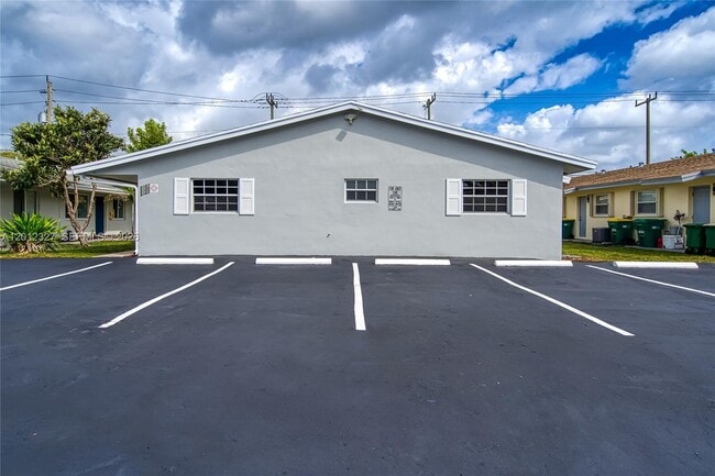 Building Photo - 2325 NW 52nd Ct