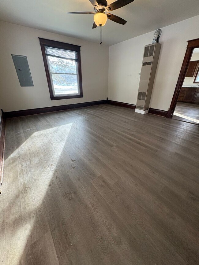 Building Photo - THR -03- Galesville