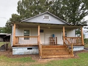 Building Photo - 3558 Main St