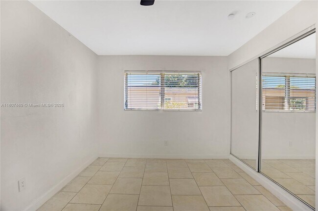 Building Photo - 50 NE 132nd Terrace