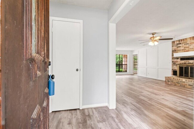 Building Photo - 29 W Torch Pine Cir