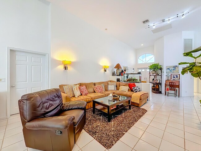 Building Photo - 11853 Fountainside Cir