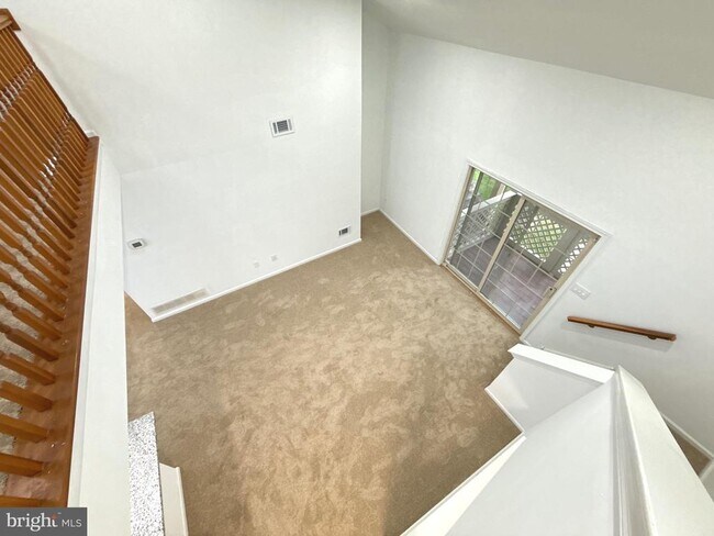 Building Photo - 1512 Foxmeadow Cir