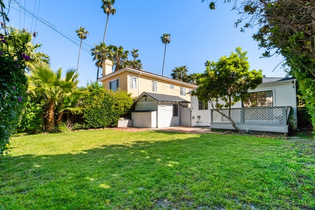 Building Photo - 8643 Clifton Way