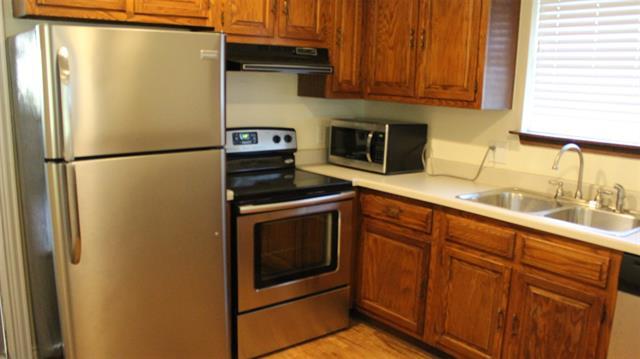 Building Photo - 3202 Burgandy Dr