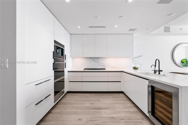 Building Photo - 1116 N Ocean Blvd