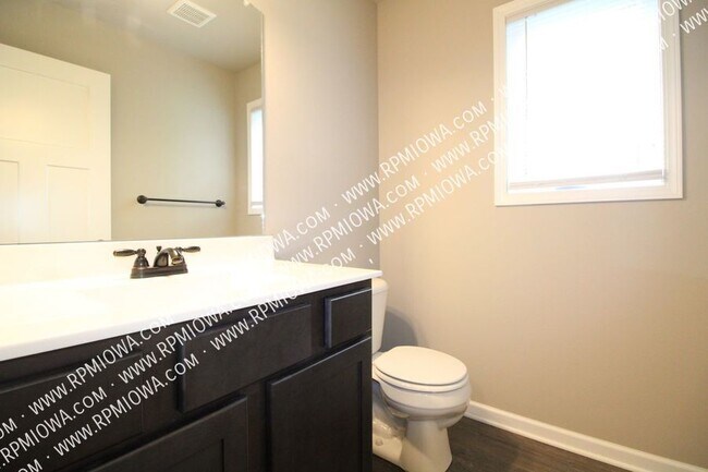 Building Photo - 4709 SW Logan St