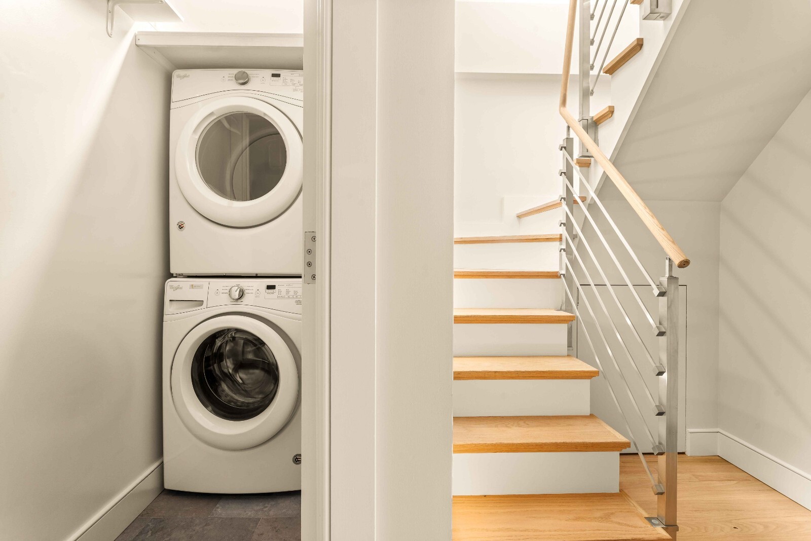 Building Photo - 242 Elizabeth St