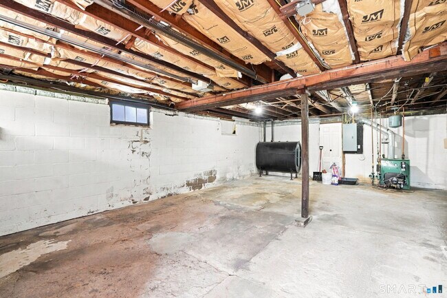 Building Photo - 107 Town Farm Rd