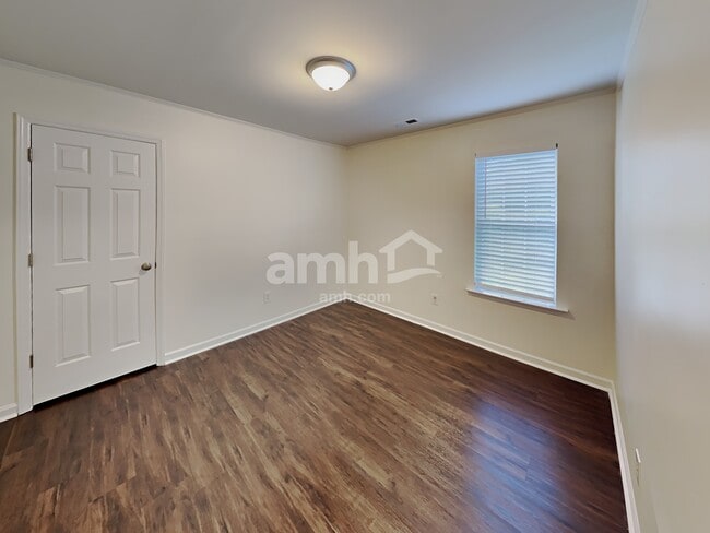 Building Photo - 4042 Maple Shore Dr