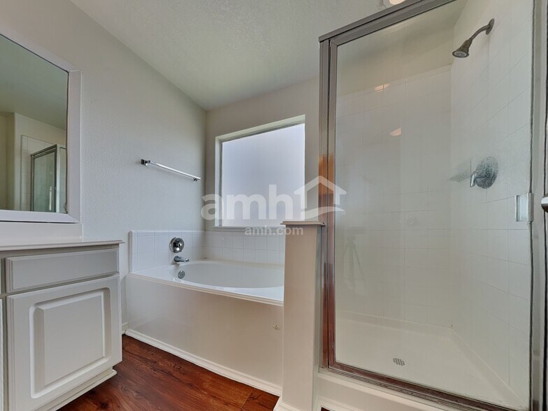 Building Photo - 15515 Elm Leaf Pl