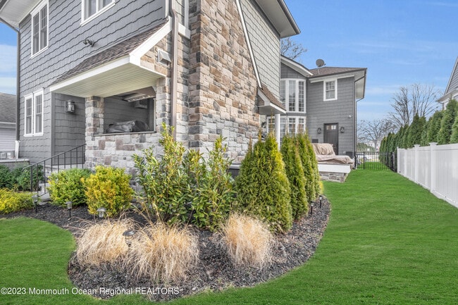 Building Photo - 502 Brighton Ave