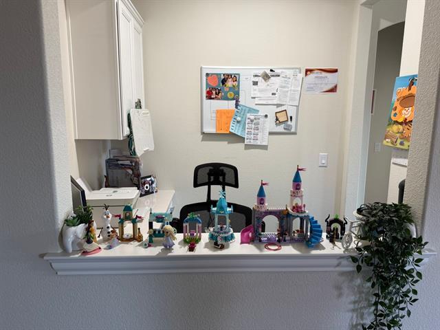 Building Photo - 2505 Temple Dr