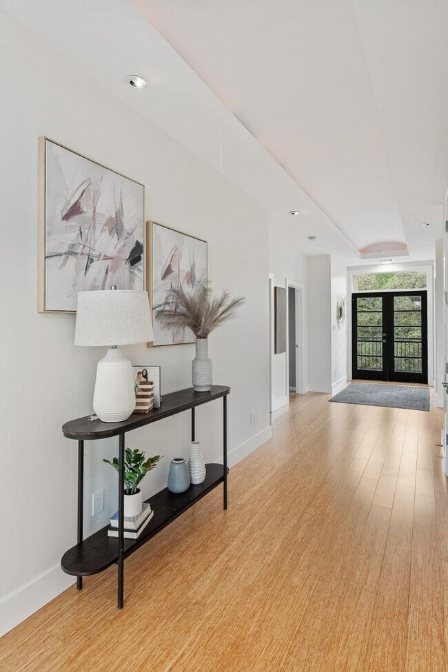 Building Photo - Stunning Condo For Lease off South 1st ST ...