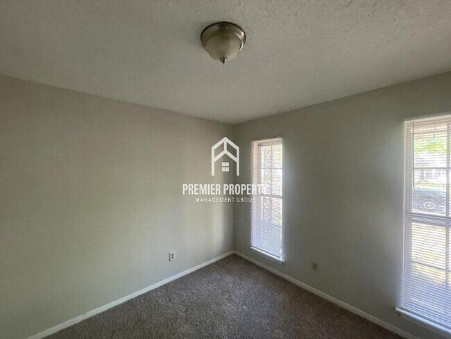 Building Photo - 2225 Eveningview - HALF OFF FIRST MONTH'S ...
