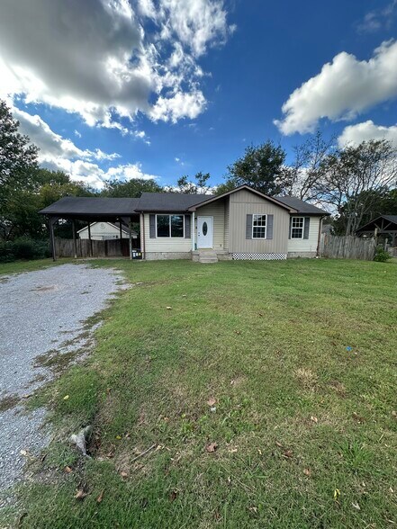 Primary Photo - 104 Shirley Ct