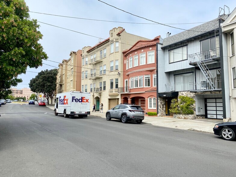 Building Photo - 128 Parker Ave