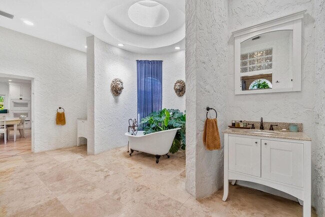 Building Photo - 3399 70th Ln N