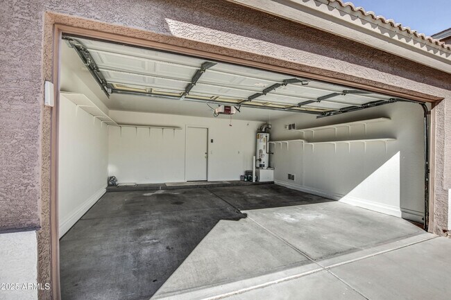 Building Photo - 6660 E Riverdale St