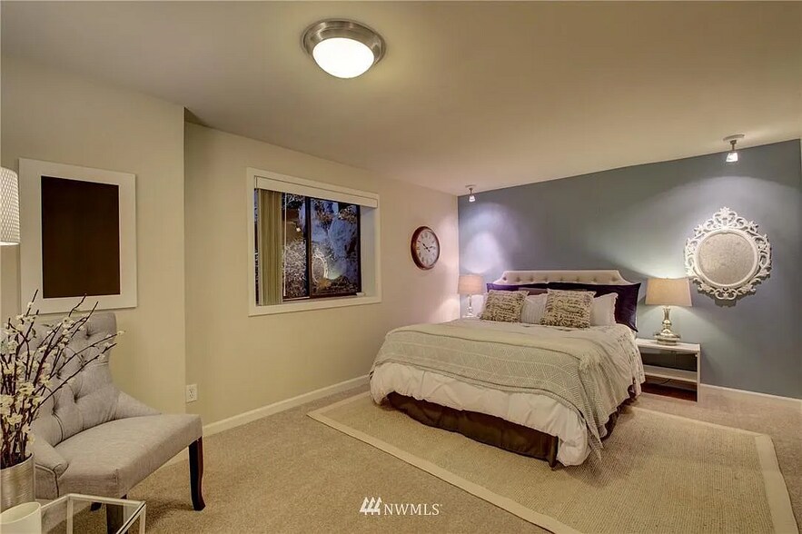 Building Photo - 2423 8th Ave N