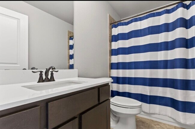 Building Photo - 1630 Mahan Dr