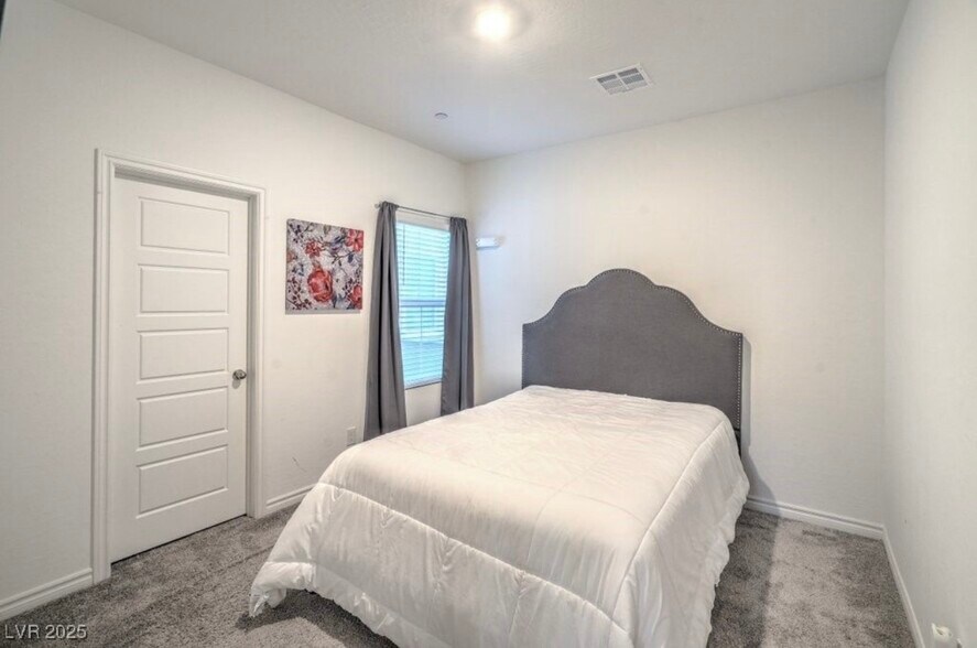 Building Photo - 7318 N Decatur Blvd