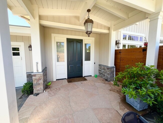 Building Photo - Gorgeous Condo in Dominican Hills w/ Commu...