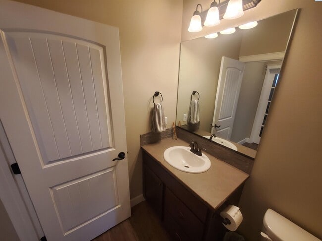 Building Photo - FOR RENT: West Pasco with heated inground ...