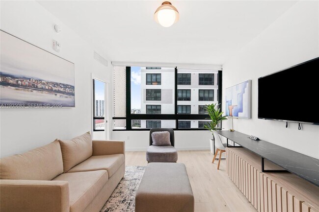 Building Photo - 225 N Miami Ave