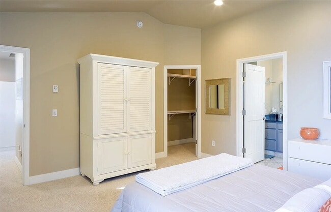 Building Photo - Private Orcas Island home with scenic views and tranquil outdoor space