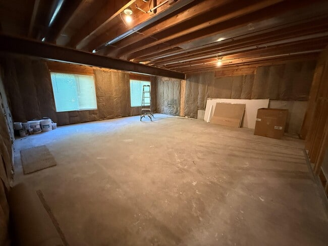 Building Photo - 6802 Stanwood Dr