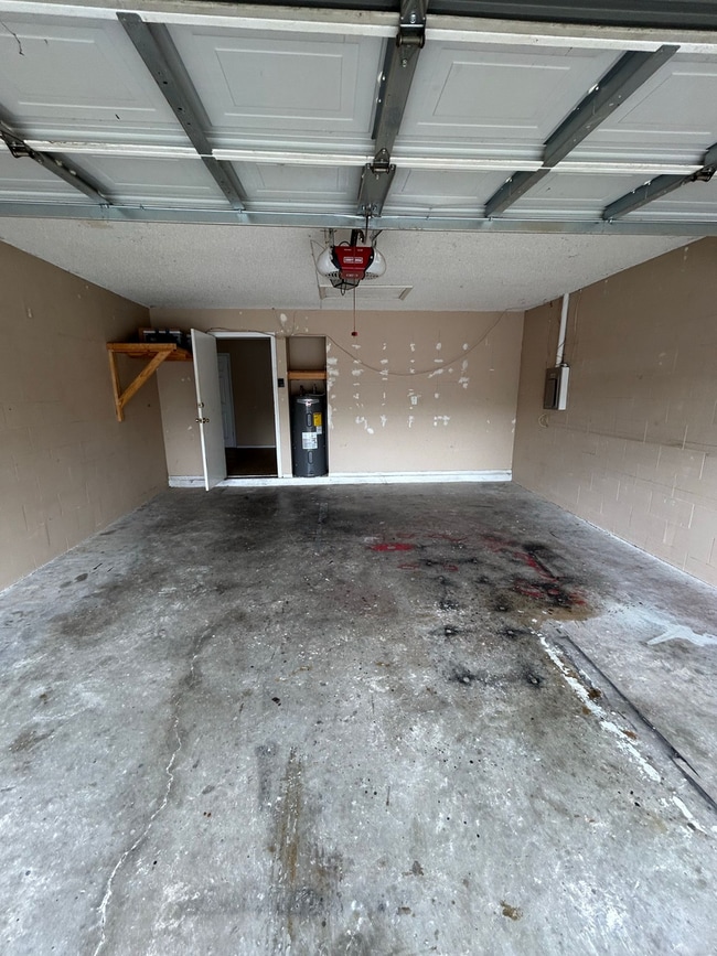 Building Photo - South Lakeland Rental