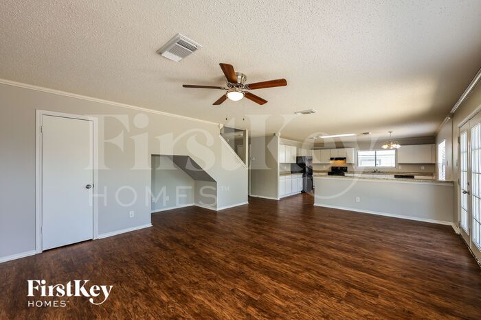 Building Photo - 13423 Alder Creek Dr