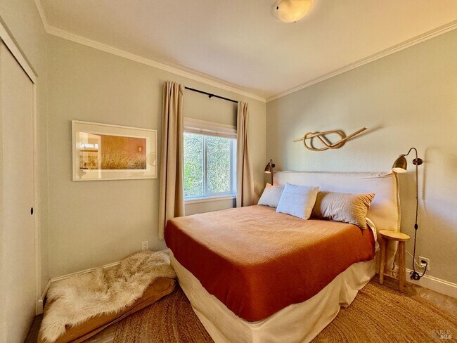 Building Photo - 1813 Fair Way