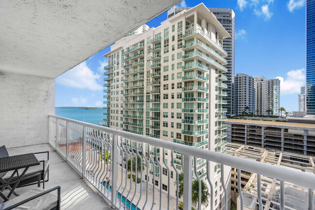 Building Photo - 1200 Brickell Bay Dr