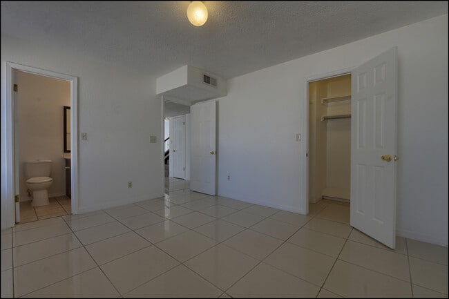 Building Photo - 695 Bluff Canyon Cir