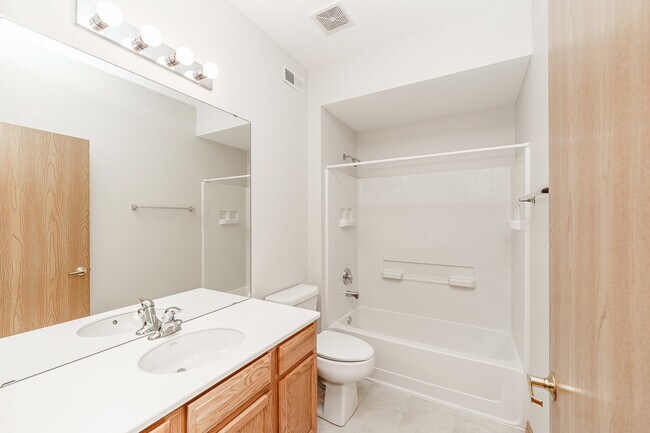 Building Photo - 14068 Palisades Ave