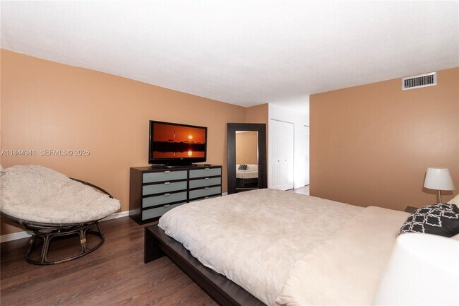 Building Photo - 2750 NE 183rd St