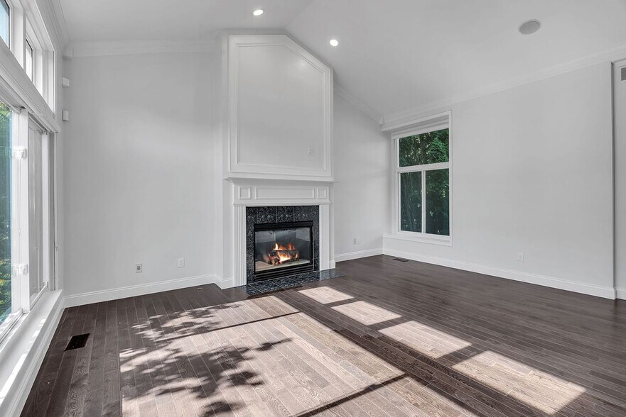 Building Photo - 4521 Links Ct