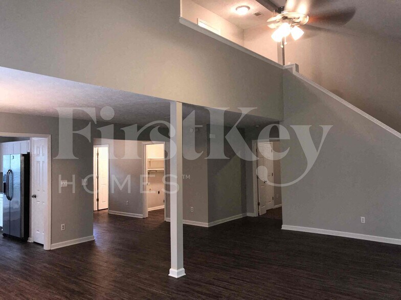 Building Photo - 5145 N Bridges Dr
