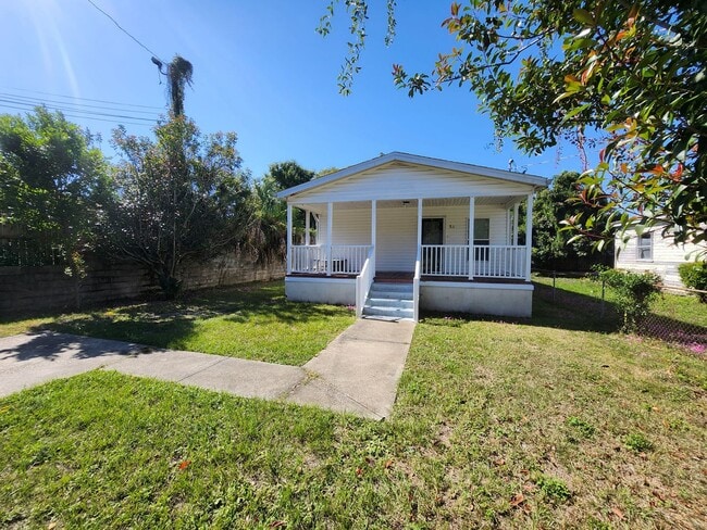 Building Photo - 811 N D St