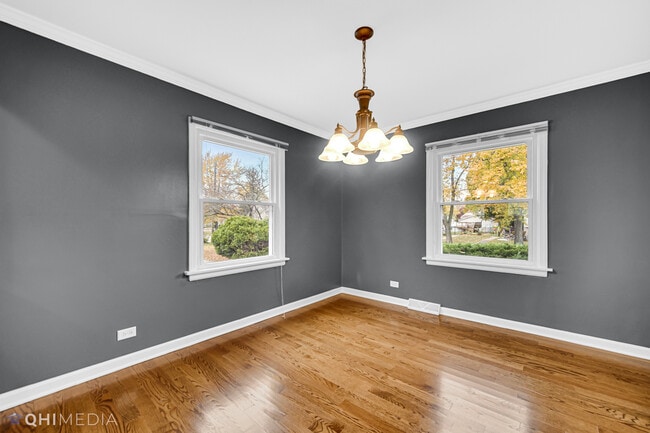 Building Photo - 6661 Glenview Dr