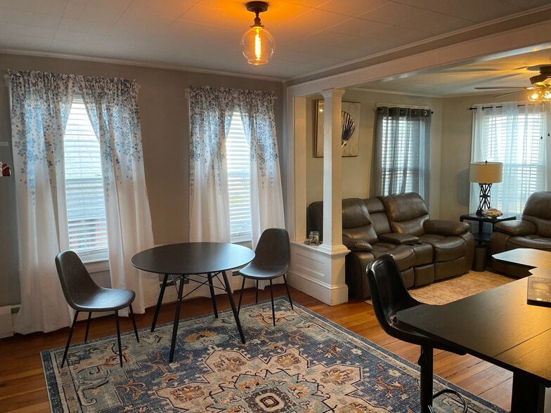 Building Photo - 20 Crescent St