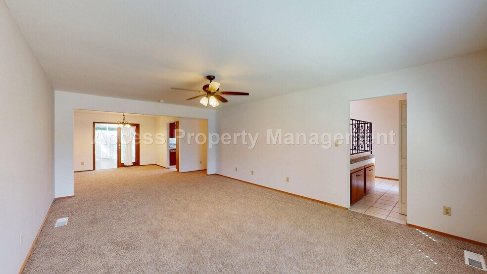 Building Photo - 3355 San Fernando Ct